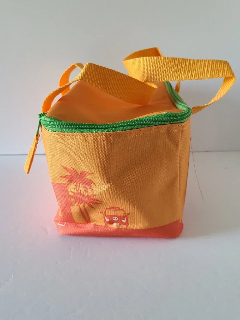 TRADER JOE'S MINI INSULATED TOTE BAG SUMMER FUN COLLECTION- LIMITED EDITION 2026 - Picture 3 of 8